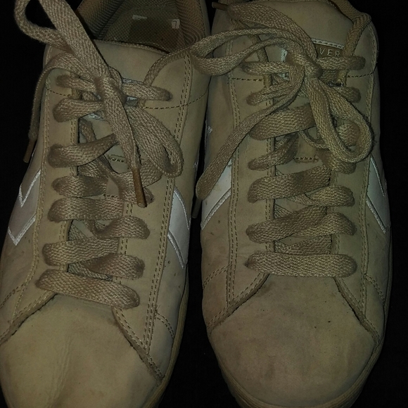 Mens tan colored Converse all-star leather shoe - Picture 4 of 4